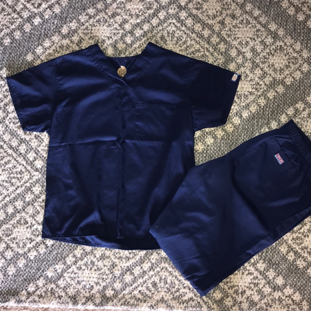 Cherokee Scrub Set